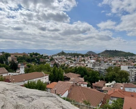 Предимно облачно ще бъде днес в Пловдив