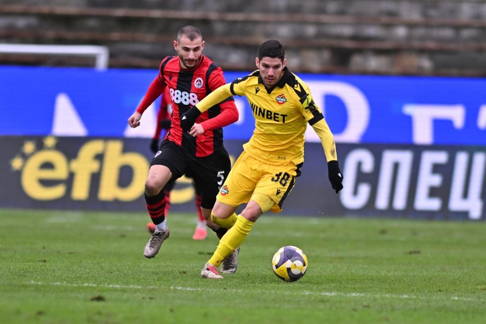 Ботев падна от Локо София след късна драма с пет гола