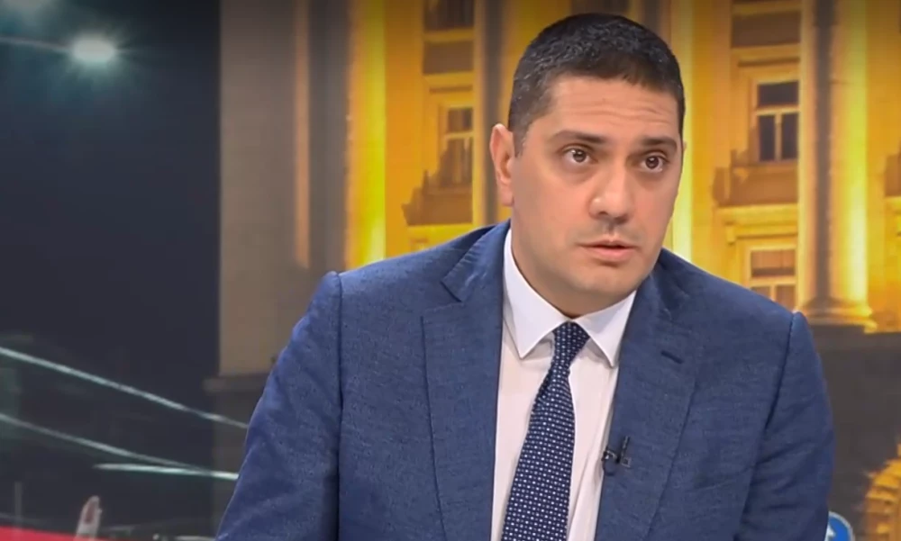 Христо Гаджев: Не вярвам мнозинството да се пропука при вота на недоверие