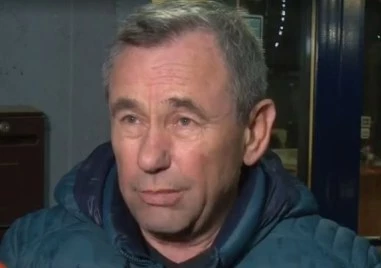 Трима души бяха евакуирани от танкера Кайрос Това каза на