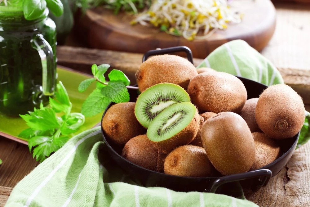 Ежедневната консумация на киви поддържа кожата млада и еластична