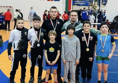 Борците на Локомотив спечелиха четири медала на турнира по свободна