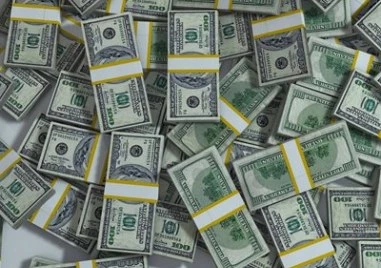 Курсът на еврото леко се покачи спрямо щатския долар в