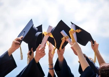 Студентският празник се отбелязва в България на 8 декември от 1916 г Денят е и патронен