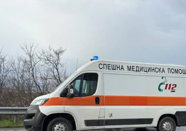 Пешеходец е в тежко състояние, след като автомобил го отнесе на път край Пловдив