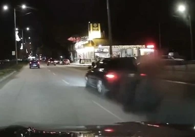 Шофьори попаднаха в капана на гъста черна завеса, ауди опуши асеновградски булевард ВИДЕО