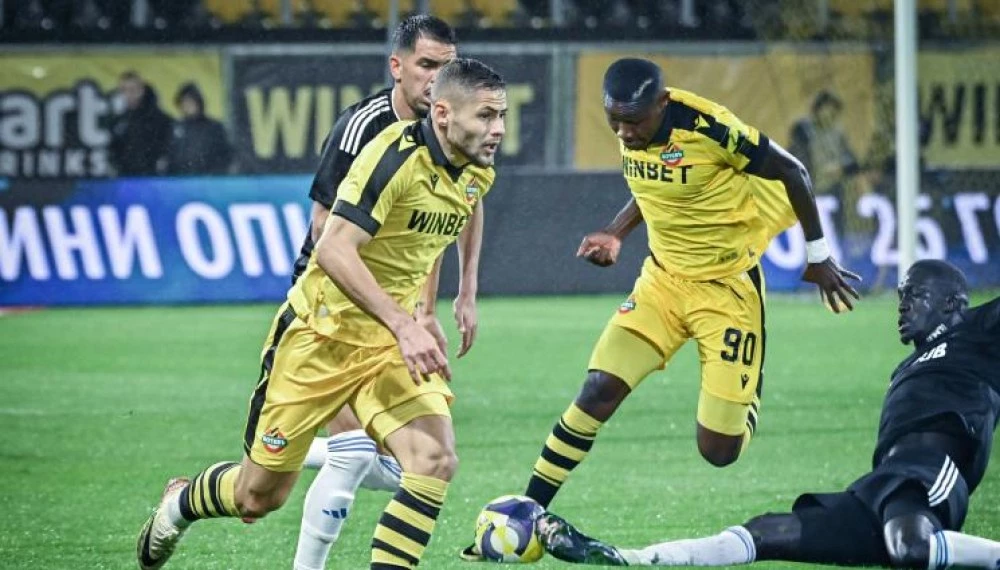 Треньорът на ЦСКА Христо Янев е набелязал трима полеви футболисти