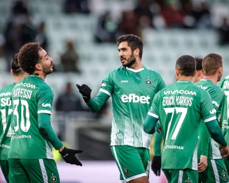 Славия спря и Лудогорец и не позволи на шампионите да се доближат до Левски