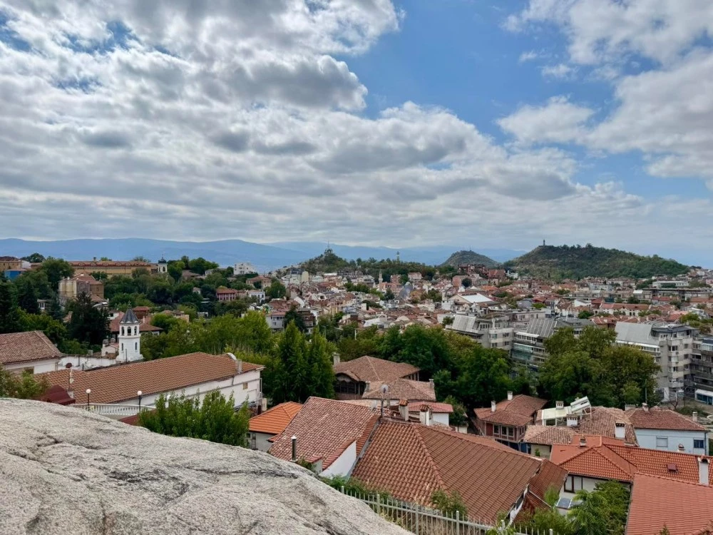 Предимно слънчево ще е днес в Пловдив