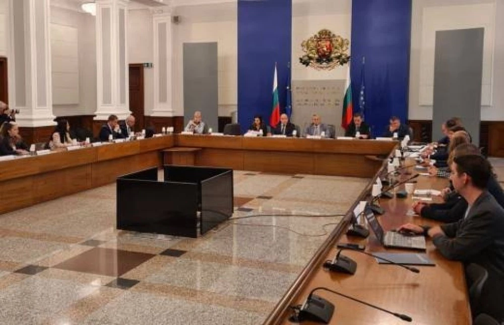 Тристранката ще обсъди проекта за държавен бюджет днес