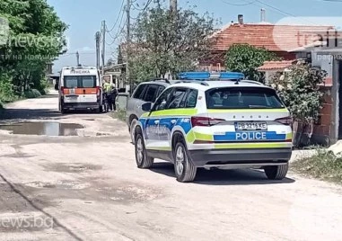 Двама възрастни са с опасност за живота след тежък побой