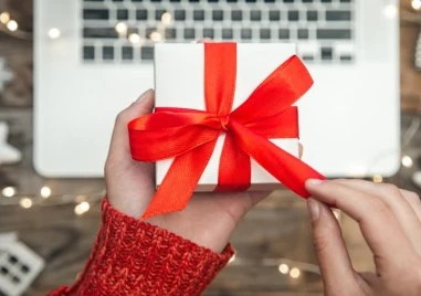 В частния сектор 13 ата заплата постепенно изчезва като малко