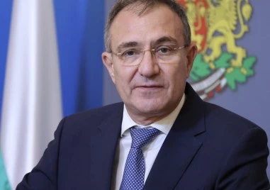 Поех един ангажимент през март и той е изпълнен за