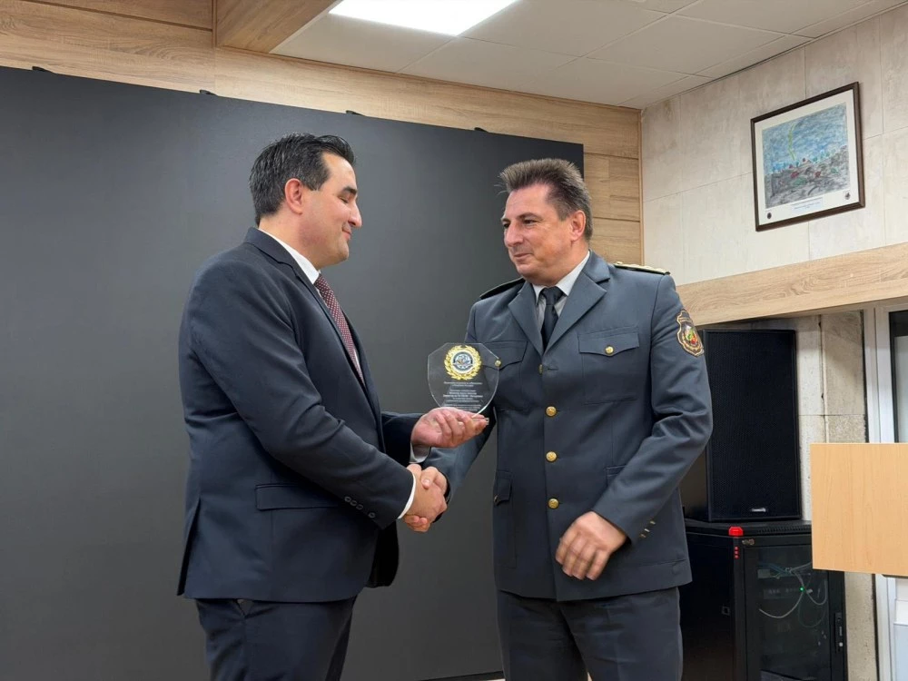 Наградиха директора на пожарната в Пазарджик