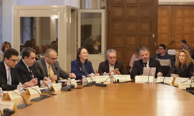 Приеха бюджета на ДОО за 2026 г. на първо четене