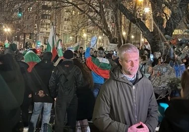 Кметът на Варна Благомир Коцев се присъедини към протестиращите от