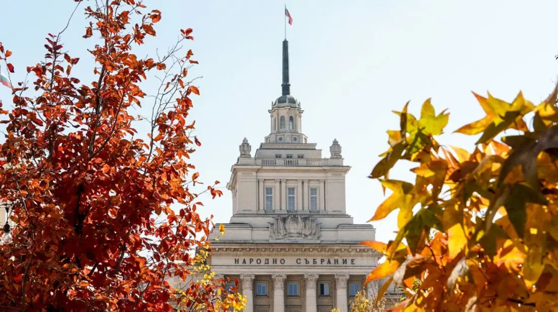 Парламентът ще гласува вота на недоверие към кабинета Желязков утре в 13:30 часа