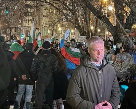 Благомир Коцев протестира в Берлин, където ще се лекува съпругата му