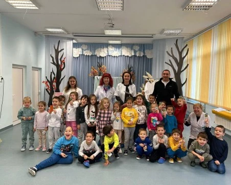 Фармацевти обучават стотици деца из България – коледен концерт ще даде сила на мисията им