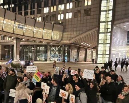 Протест зад граница: Сънародници в чужбина също поискаха оставката на правителството