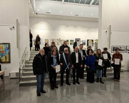 Васил Стоев с Наградата на кмета на Годишната изложба на ДПХ