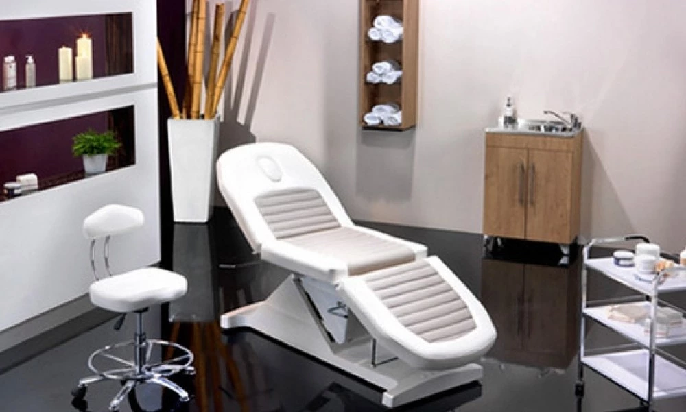 Край на ботокса в салоните: Готвят нова по-строга наредба за фризьори, козметици и татуисти