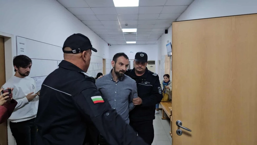 Продължават да разпитват свидетели по делото за пастрока, обвинен в тормоз на малкия Адриян от Пловдив