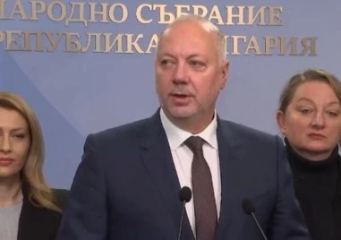 Премиерът Росен Желязков в извънредно изявление обяви че правителството подава