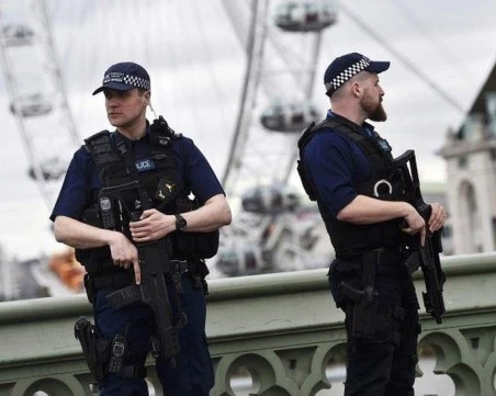 Над 600 предмета са били откраднати от музей в Англия