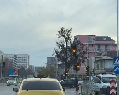 Община Пловдив спечели неравната битка със… светофара? Ще разберем на сутринта