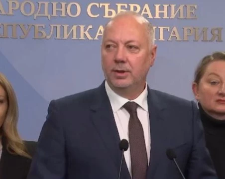 Росен Желязков: Чухме гласа на хората, правителството подава оставка