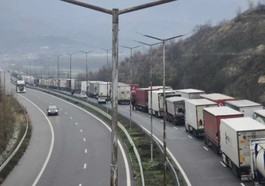 Девети ден продължава блокадата на граничния пункт Промахон заради протестите