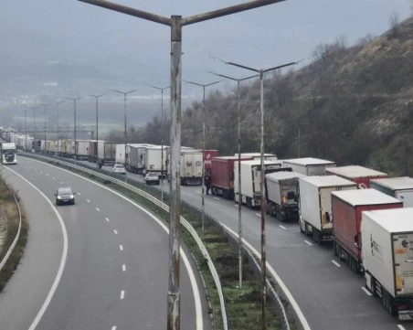 Девети ден блокада на „Промахон