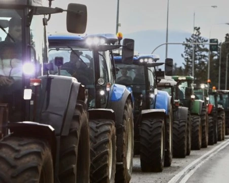 Вицепремиерът Караджов сигнализира ЕК и поиска спешни мерки за критичната ситуация на българо-гръцката граница