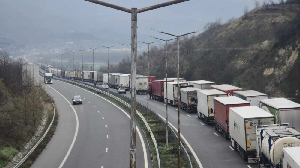 Девети ден блокада на „Промахон