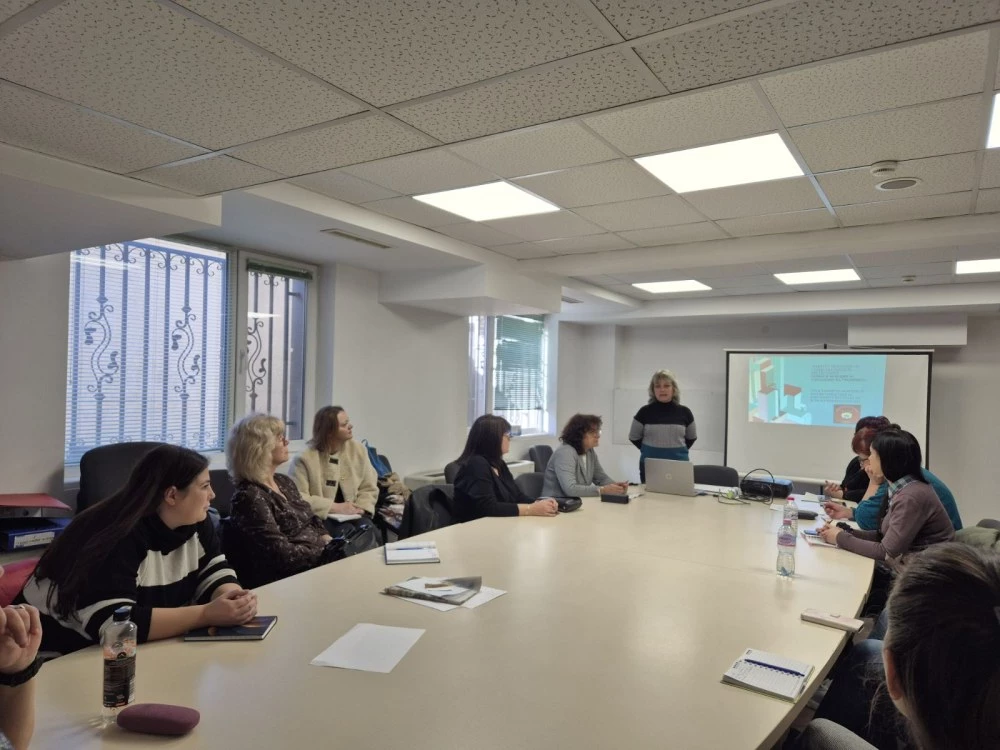 Емил Русинов домакин на съвещание по обхвата на децата в Източен