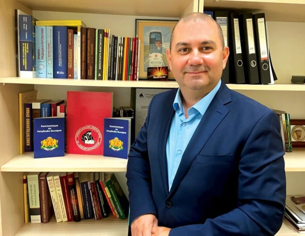 Каква е процедурата по Конституция след оставката на кабинета