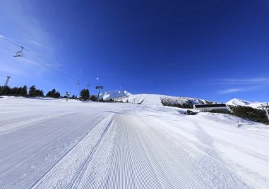 Откриването на ски сезона беше дадено преди около час с