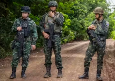 Тайландският премиер Анутин Чарнвиракул днес потвърди че страната му ще