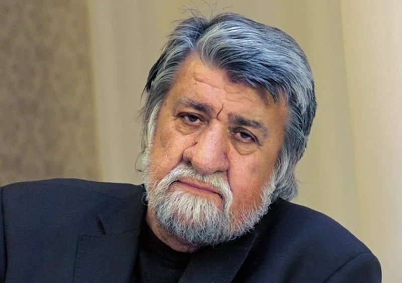 Чакат ни тежки дни чака ни хаос той е почти