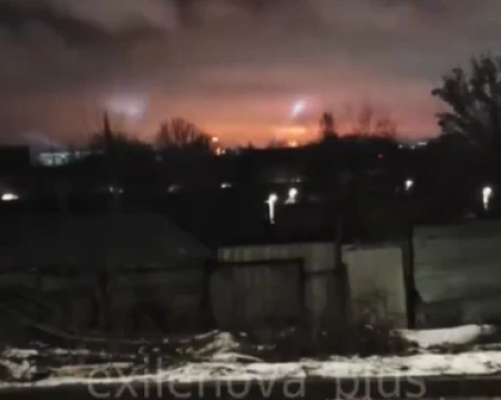 Двама души бяха убити при украинска атака с дронове в Саратов