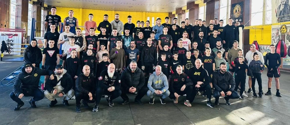 Пловдивските кикбокс клубове проведоха благотворителна открита тренировка