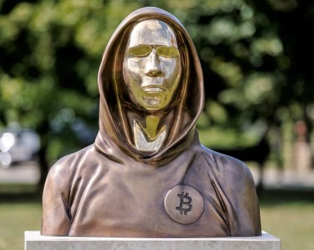 15 години мълчание: Жив ли е Сатоши Накамото и защо не докосва биткойните си?
