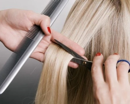 Фризьорските и козметичните услуги може да поскъпнат