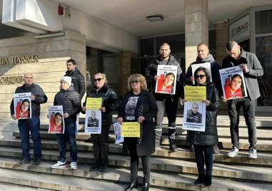 Близки на загиналия моторист Недялко Бакалски: Надявам се на справедливост и душата на моя син да намери покой