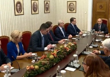 ПП–ДБ при президента: В този парламент ново управление е невъзможно, нужен е удължителен бюджет