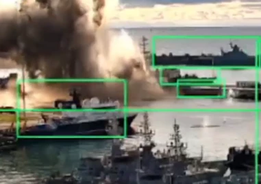 Украйна удари руска подводница в пристанището на Новоросийск