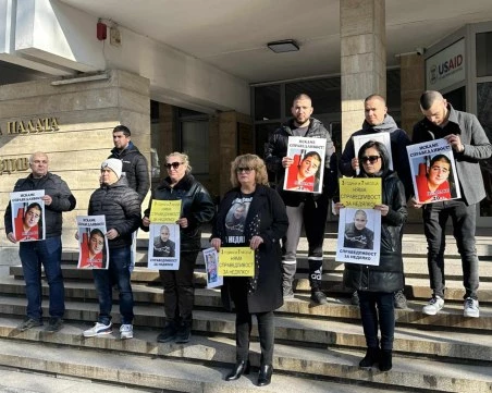 Близки на загиналия моторист Недялко Бакалски: Надявам се на справедливост и душата на моя син да намери покой