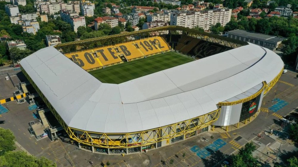 Фенове на Ботев блокират възлово кръстовище в знак на протест