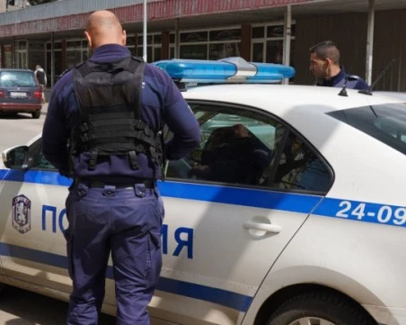 Избиха зъбите на мъж пред казино в Пазарджик